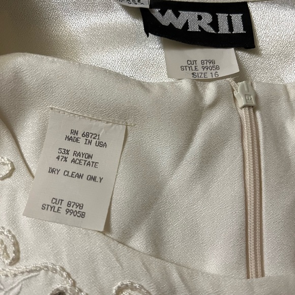 Cream colored sleeveless dress with cover jacket and embroidered size 16 - Picture 8 of 11